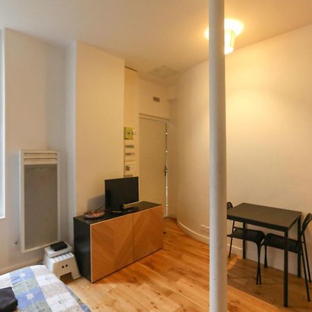 Nice And Comfortable Studio Apartment Paris Exterior photo