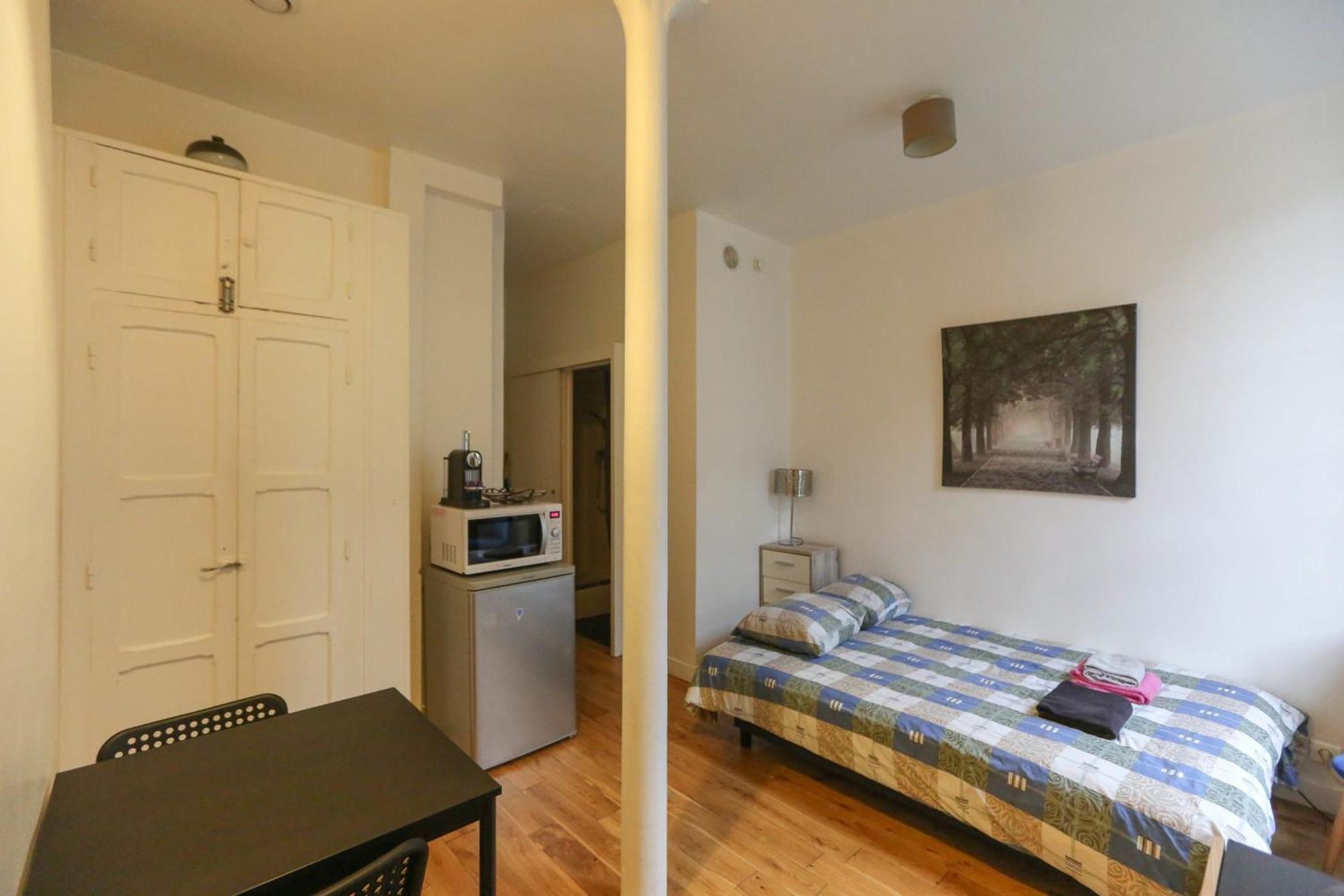 Nice And Comfortable Studio Apartment Paris Exterior photo